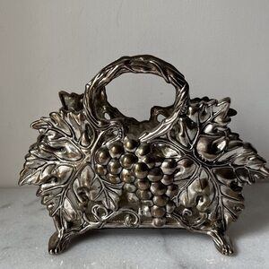 Vintage Godinger Silver Plated Footage Embossed Grape Vine Napkin Letter Holder